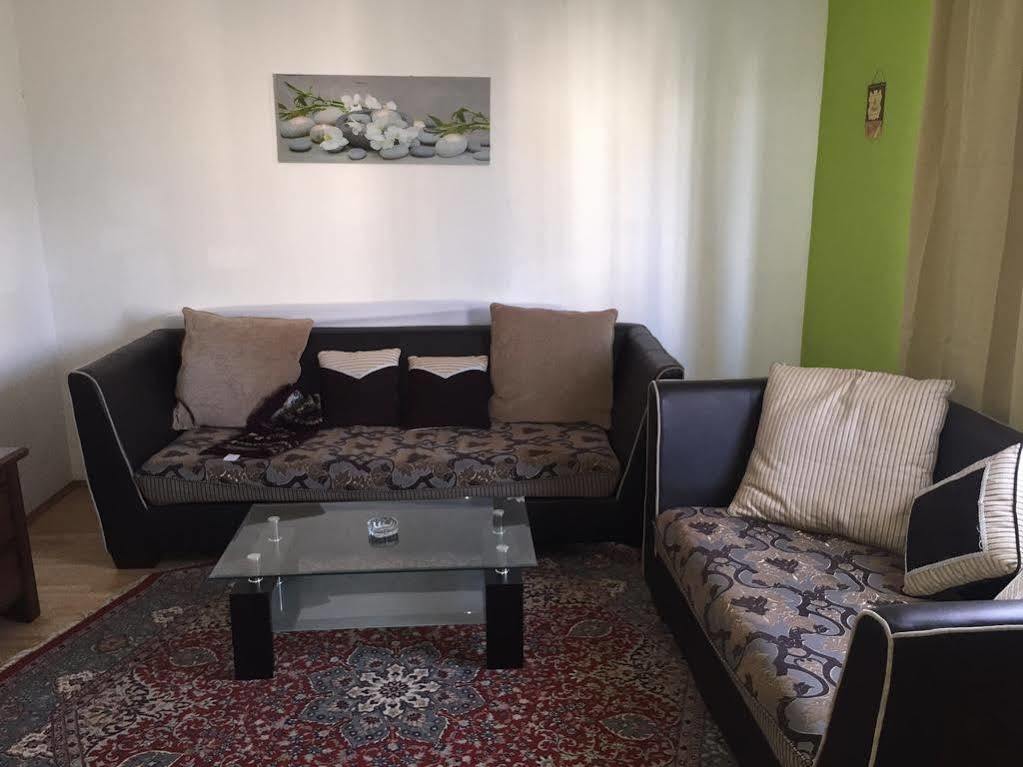 A&S Ferienwohnungen Roonstrasse Bonn Dış mekan fotoğraf