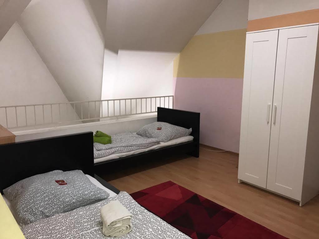 A&S Ferienwohnungen Roonstrasse Bonn Dış mekan fotoğraf