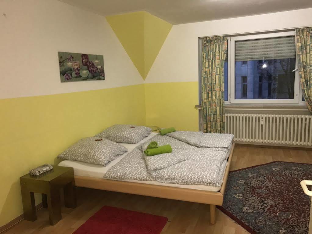 A&S Ferienwohnungen Roonstrasse Bonn Dış mekan fotoğraf