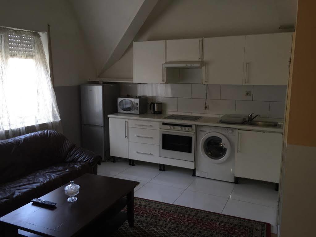 A&S Ferienwohnungen Roonstrasse Bonn Dış mekan fotoğraf