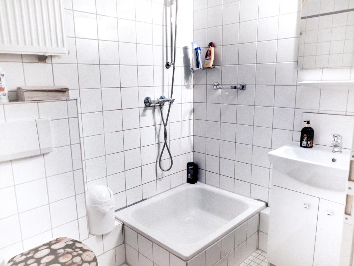 A&S Ferienwohnungen Roonstrasse Bonn Dış mekan fotoğraf